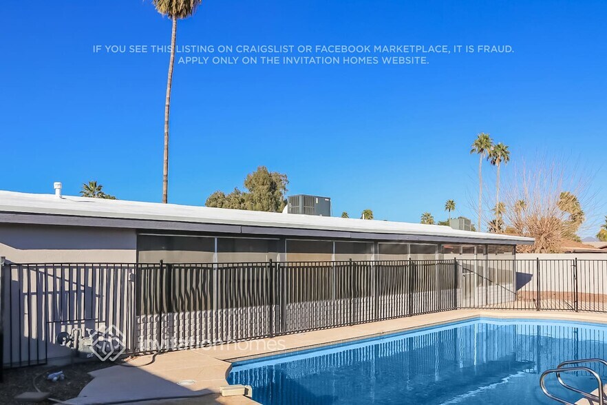 Building Photo - 3039 E Dahlia Dr