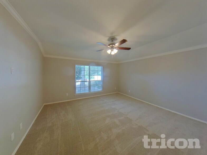 Building Photo - 716 Sequoia Dr