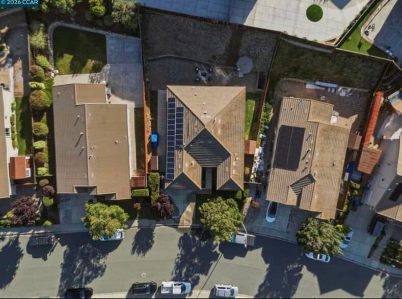 Building Photo - 3042 Barranca Dr