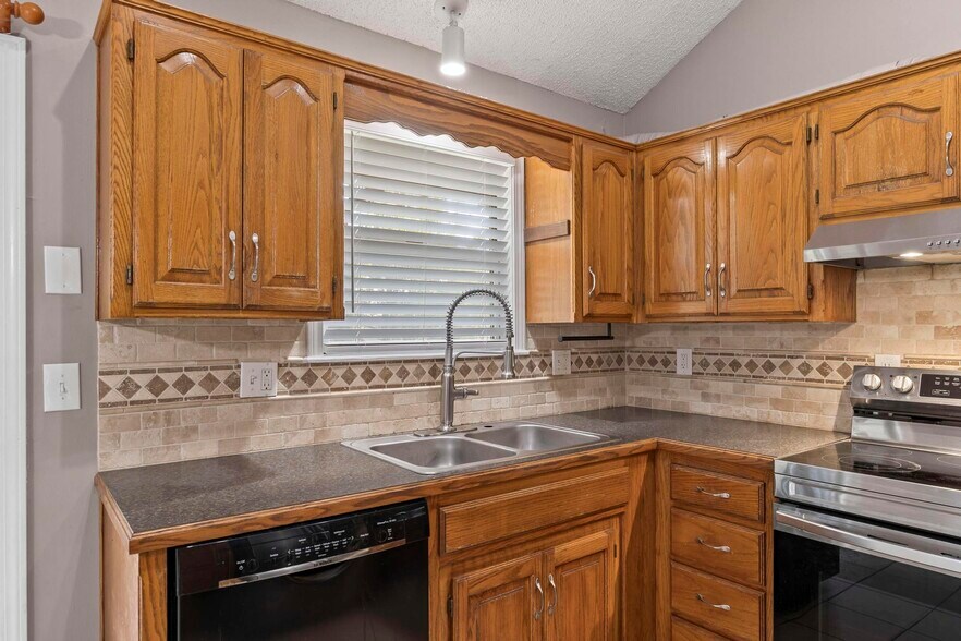 Building Photo - 8715 NW 83rd Street