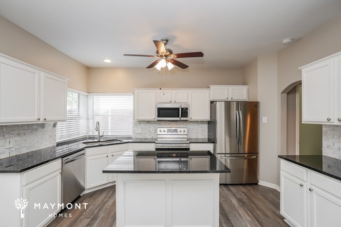 Building Photo - 9330 Rodgers Rd