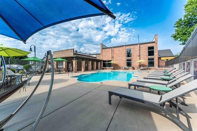 Building Photo - Township 28