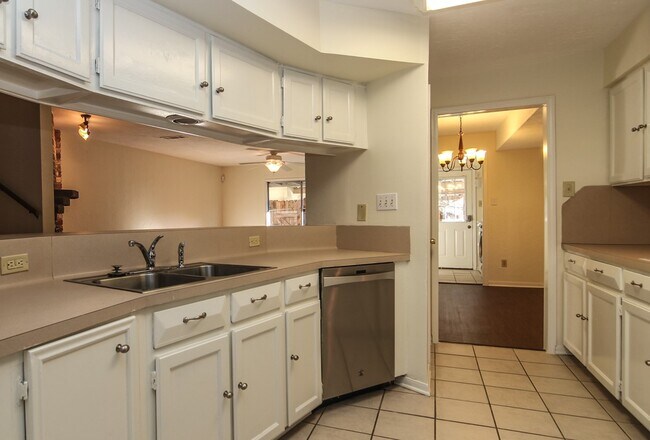 Building Photo - 14209 Lost Meadow Ln