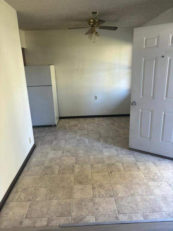 Building Photo - 401 N St James St