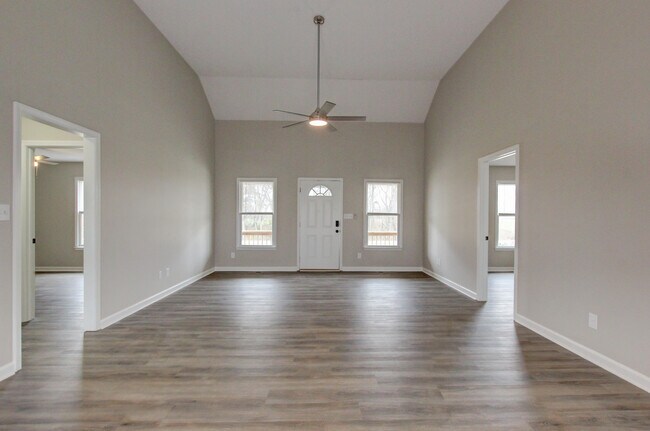 Building Photo - 2481 Clarksville Rd