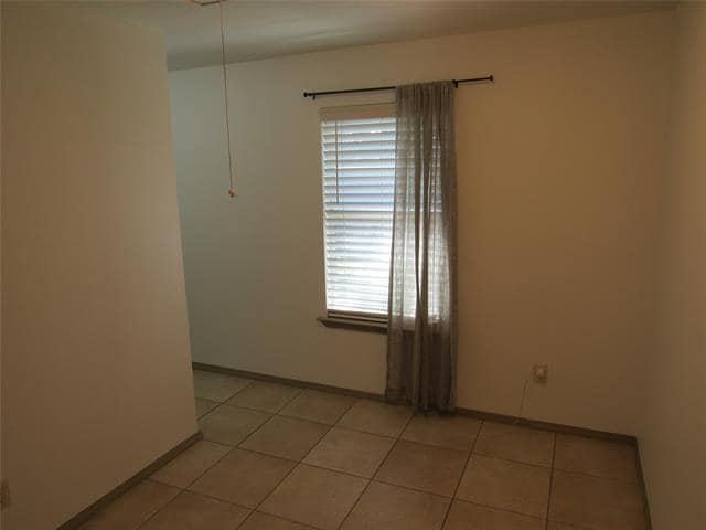 Building Photo - 1320 Linden Dr