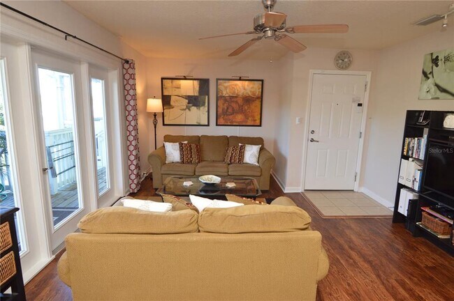 Building Photo - 3889 Pompano Dr SE