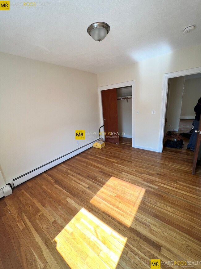 Building Photo - 176 North Beacon St