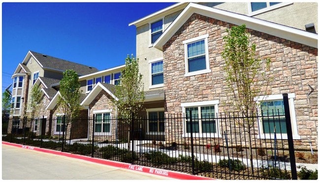 Building Photo - Harmon Villas