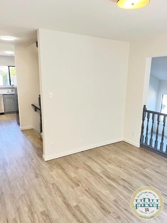 Building Photo - Spacious 3BR|2.5BA Home in the heart of Br...