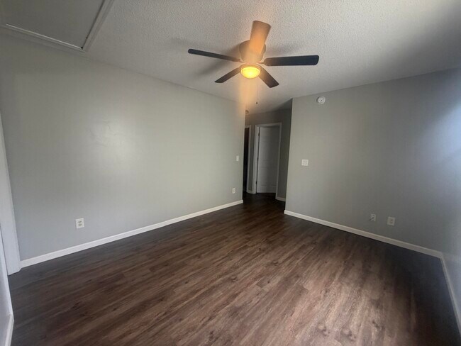 Building Photo - 1755 Polaris Dr