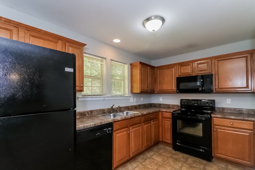 Building Photo - 4999 Galbraith Cir