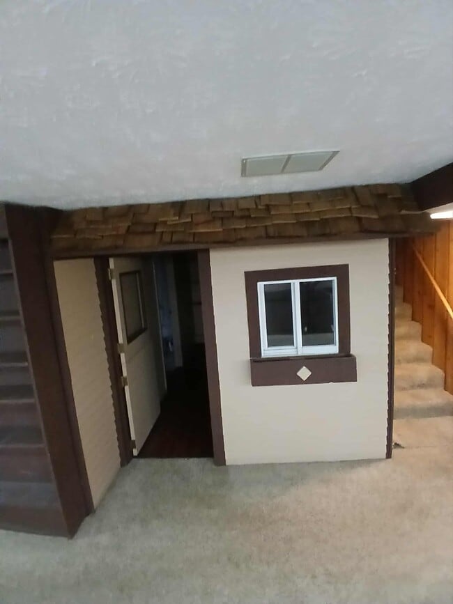 Building Photo - 1159 S Main St