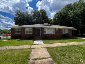 Building Photo - HAP/Section 8 Qualified!