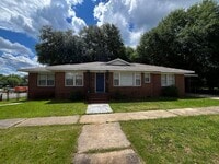 Building Photo - HAP/Section 8 Qualified!