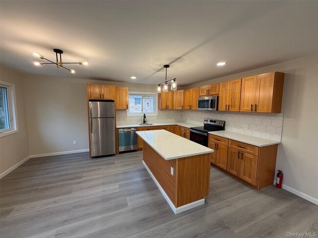 Building Photo - 16 Cornwall Ln