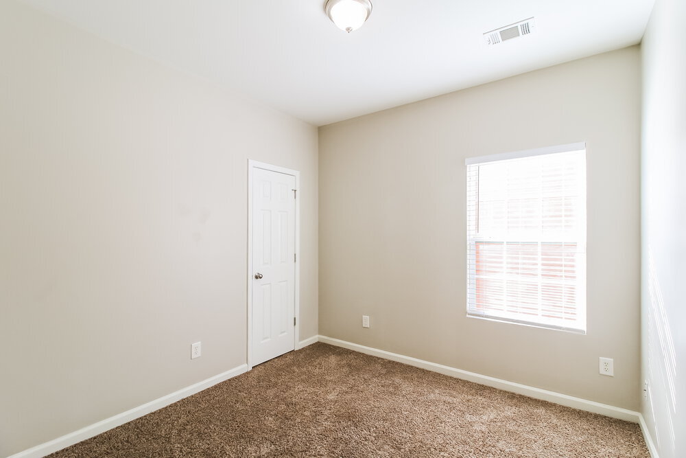 Building Photo - 5040 Pioneer Pkwy