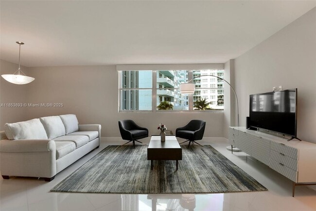 Building Photo - 5055 Collins Ave