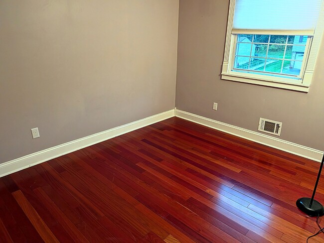 Building Photo - Luxury 3 Bedroom Split Level In Kennedy Township (Montour Schools)