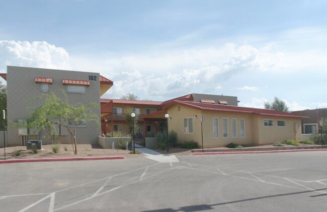 Building Photo - 102 E Mohave Rd
