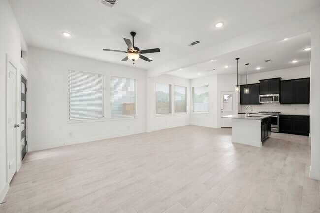 Building Photo - 7810 Starfish Arbor Dr