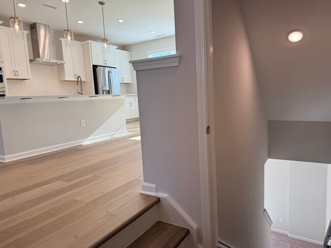 Building Photo - AMAZING Residence, Near Educational Facilities, With Wonderful Amenities!