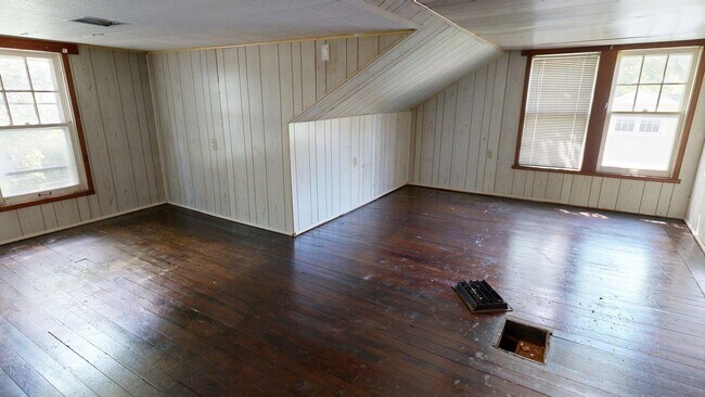 Building Photo - 1537 W William St