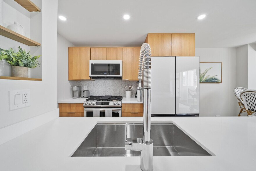 Building Photo - 2464 Prince Edward St