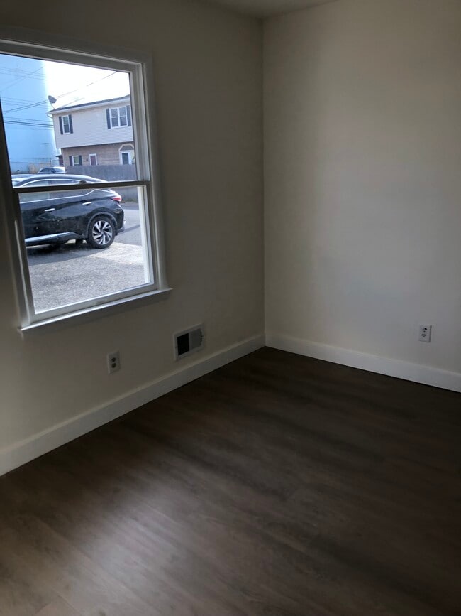 Building Photo - 84 Seabreeze Way