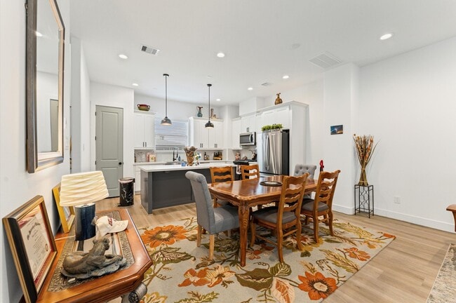 Building Photo - 2311 Eagle St