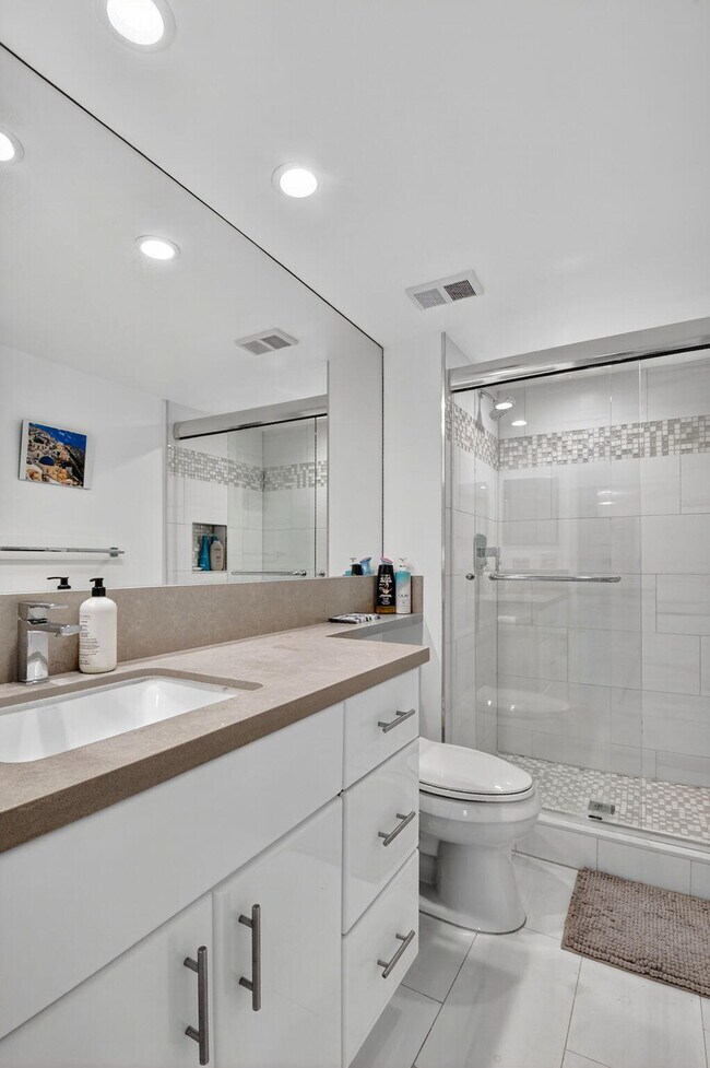 Building Photo - 15718 Loch Maree Ln