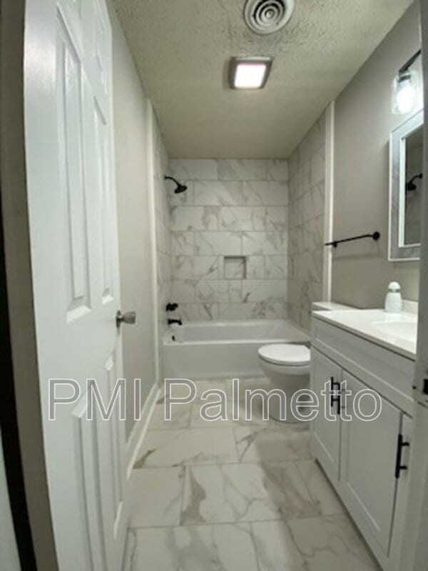 Building Photo - 3411 Brookwood Ct