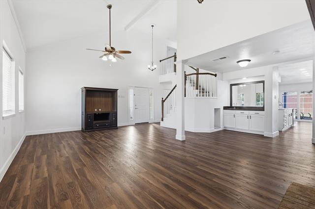 Building Photo - 1715 Southampton Dr