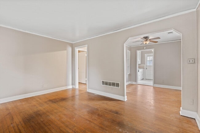 Building Photo - 3684 Marion Ave