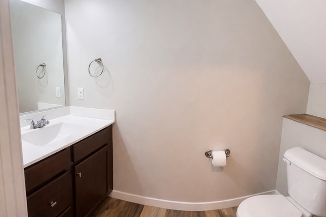 Building Photo - Staunton Apartments 301-314