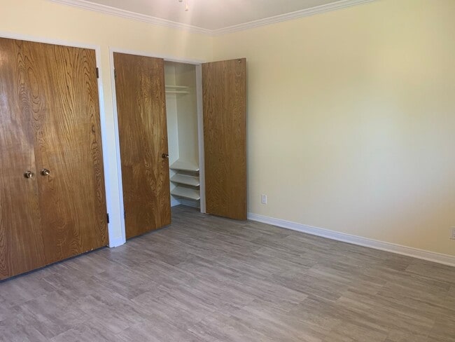 Building Photo - Gorgeous Two Story /Five Bedrooms in Burbank With Fantastic Views!!!