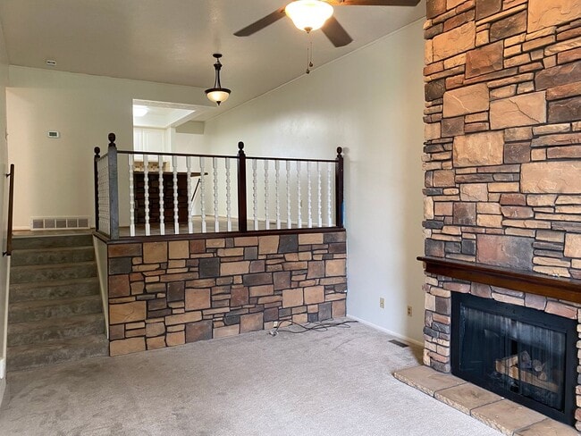 Building Photo - $500 Amazon Gift Card! Spacious 4-Bed, 3-Bath Condo in South Ogden
