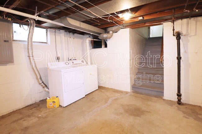Building Photo - 7804 Tomahawk Rd