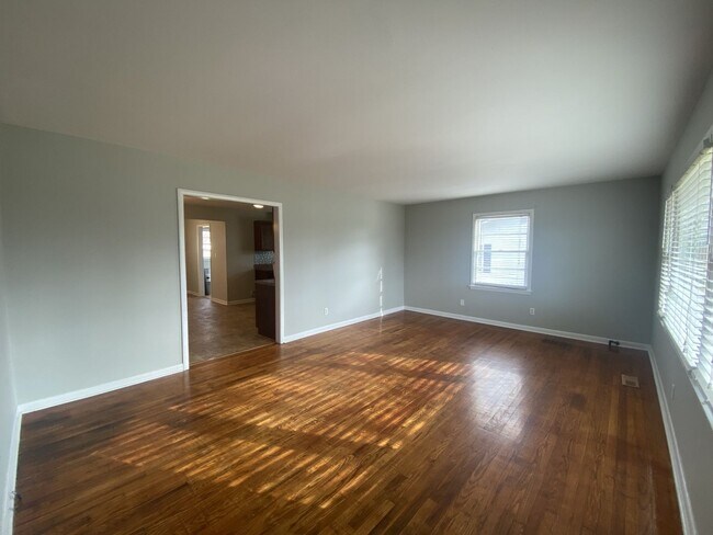 Building Photo - Cozy Two Bedroom in the Heart of Adairville