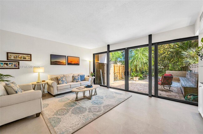 Building Photo - 7018 SW 53rd Ln