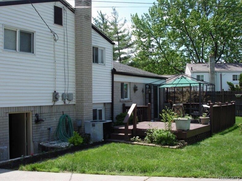 Building Photo - 2719 Pall Mall Dr