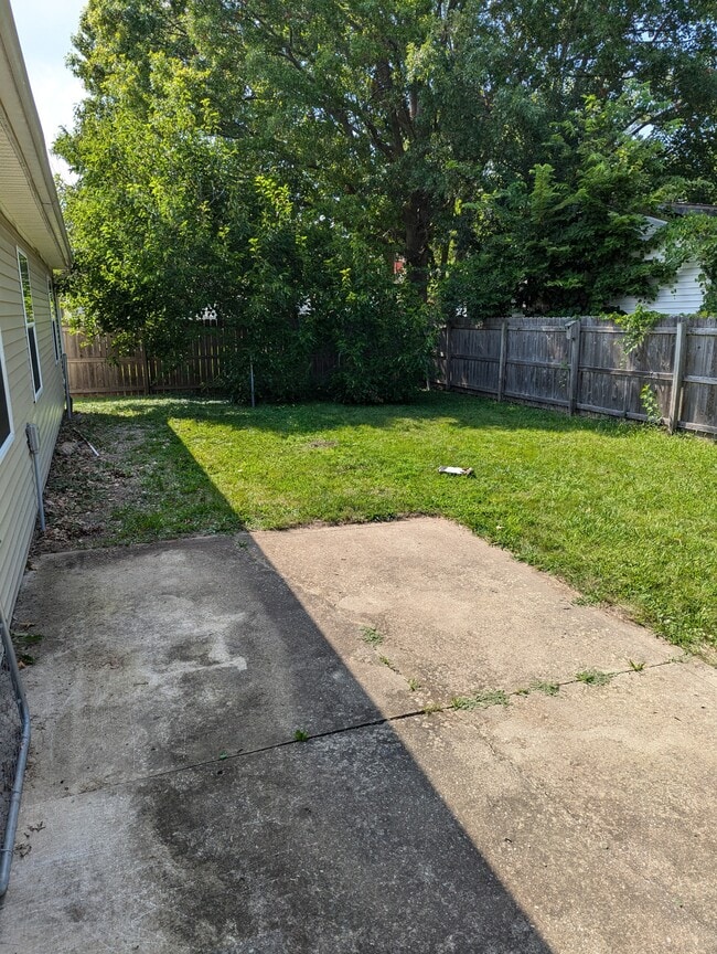 Building Photo - 2306 E Delaware Ave