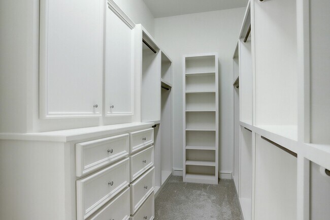 Building Photo - 127 E Bracebridge Cir