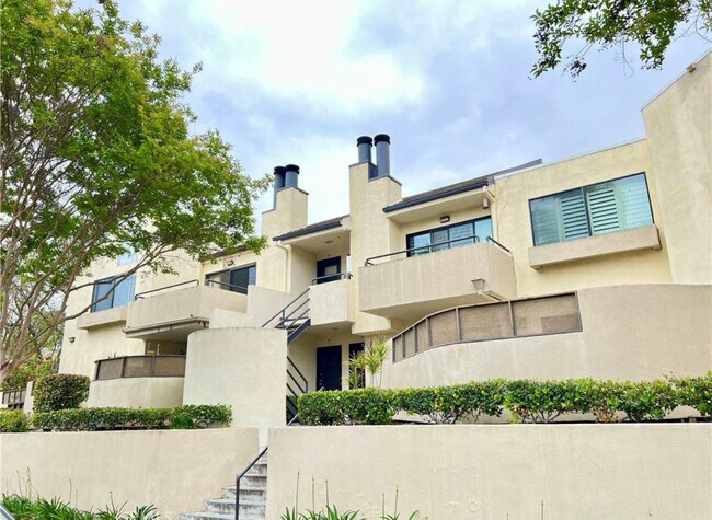 Primary Photo - 13115 Le Parc Blvd