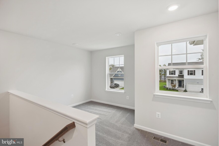 Building Photo - 121 Solstice Way