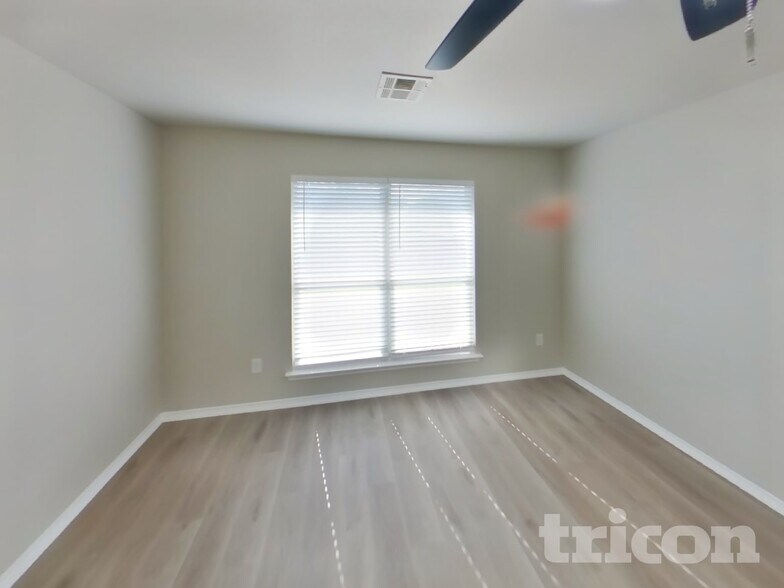 Building Photo - 909 Zoe St