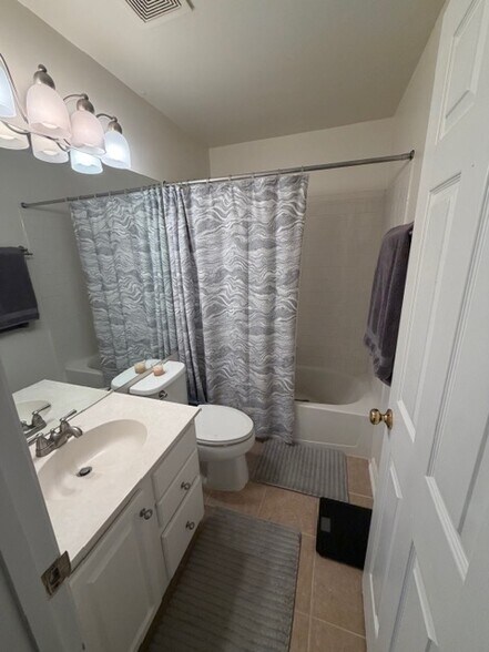 Building Photo - 46956 Courtyard Sq