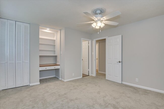 Building Photo - 986 Campbellton Dr