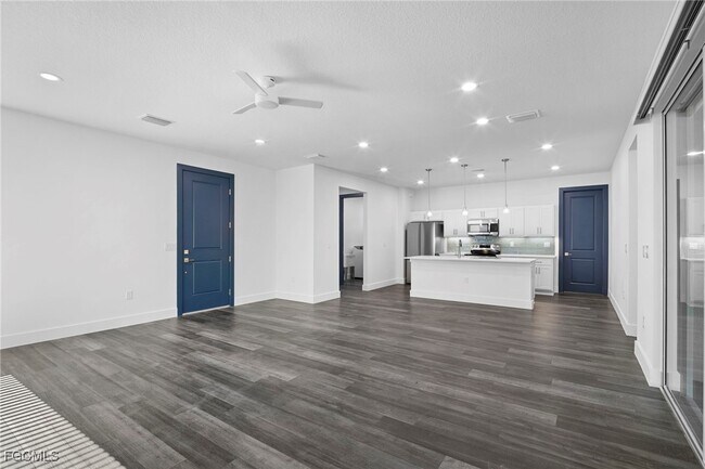 Building Photo - 2816 Barry Rd