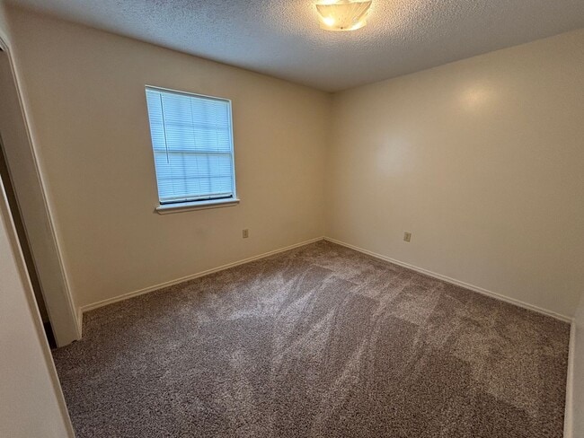 Building Photo - 311 N Joplin, Apt 1-7
